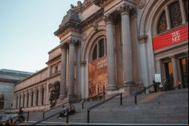 Anna Wintour ha recaudado más de 223,5 millones de dólares para el Instituto del Vestido del Museo Metropolitano de Arte de Nueva York / Foto: Unsplash, Diane Picciottino.