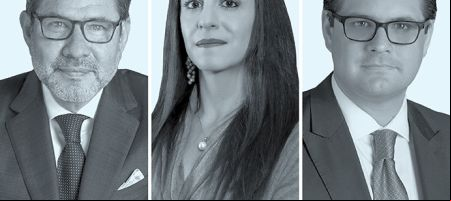 Eduardo Carmigniani, de Eduardo Carmigniani Estrategias Legales; Silvia Ema Roldán Gregory, de Kuri Breña, Sánchez Ugarte y Aznar, y Roberto Carmigniani, de Pérez Bustamante & Ponce.