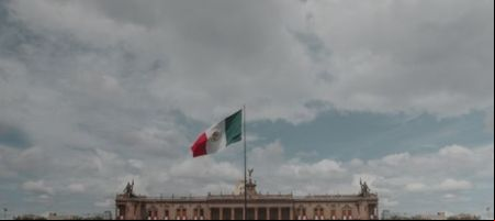 El 2 de junio de este año, México eligió su primera presidenta y un Congreso de mayoría oficialista./ Unsplash, Robbie Herrera.